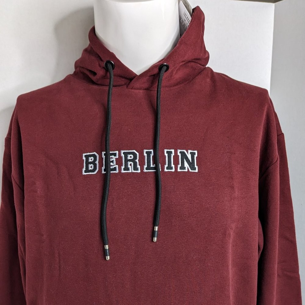 Denim & Flower by Ricky Singh Men's M Hoodie Sweatshirt Burgundy long sleeve